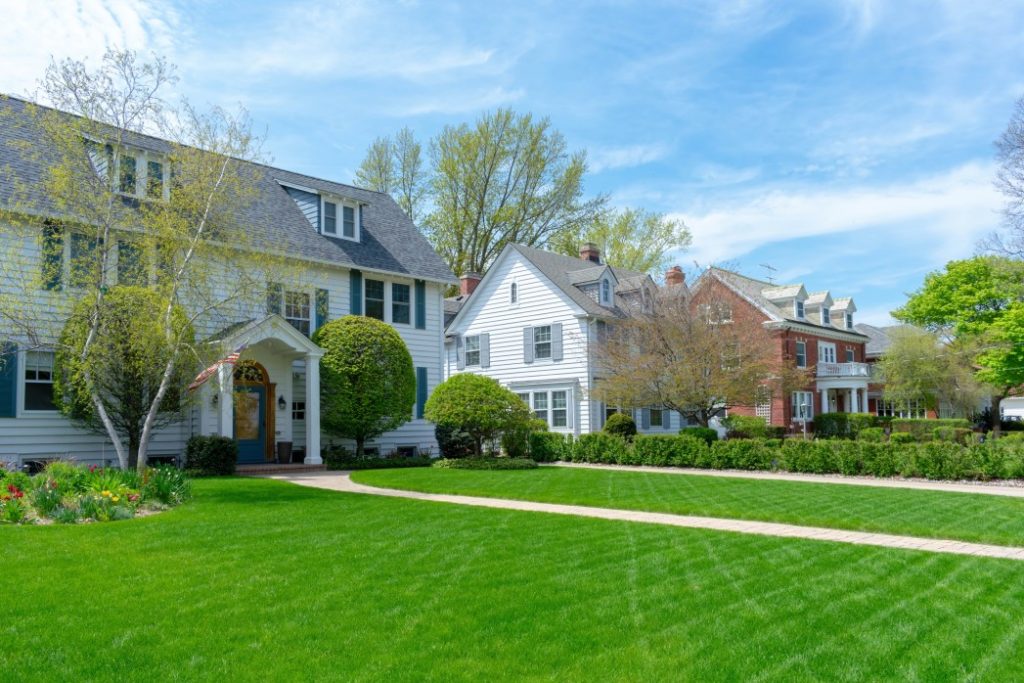 The result of our Gated Community Lawn Maintenance in Leawood